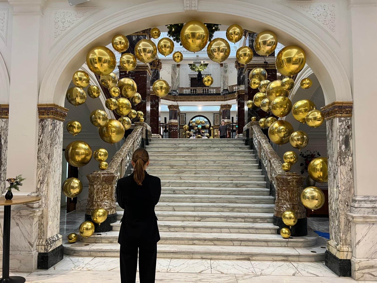 Gold Balloons on Marble — Magnum at KIT