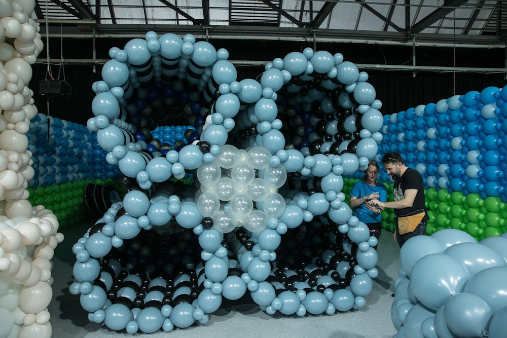 The four BMW cylinders being assembled at Luftballonwelten — Photo: Florian Peljak / Süddeutsche Zeitung