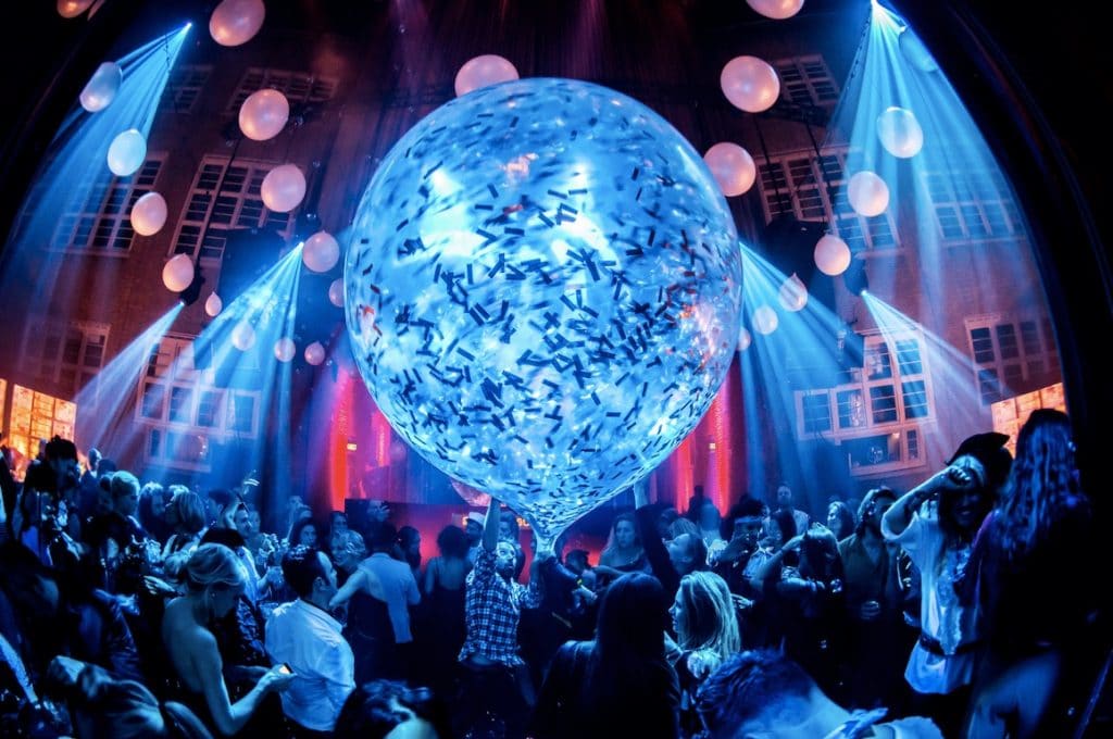 Master Blaster — giant 3-metre LED balloon above dancing crowd